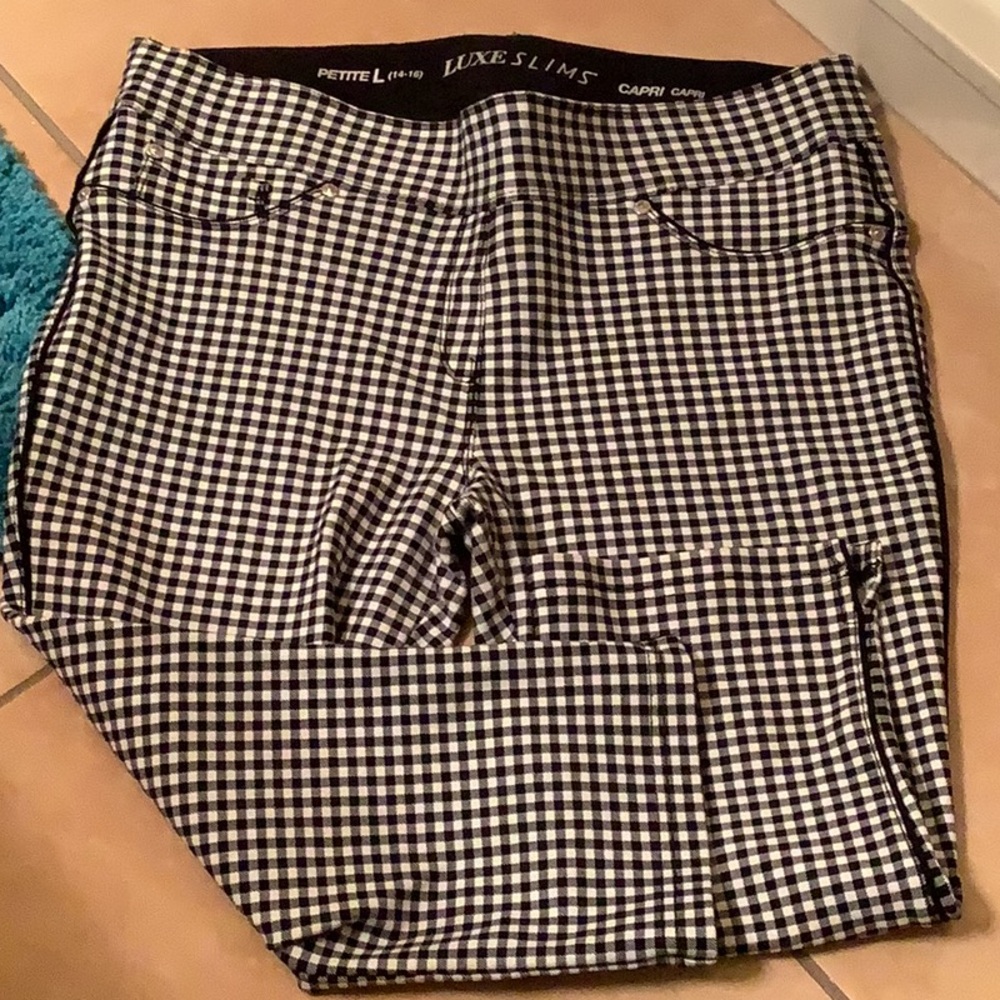 LUXE Slims Capri black-and-white checked extra stretchy PL 14-16 fit lik…